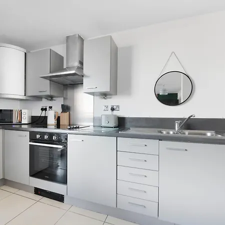 Penthouse W/ Hot Tub Near Stratford, Westfield Apartment London Exterior photo