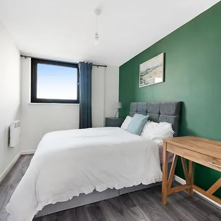 Penthouse W/ Hot Tub Near Stratford, Westfield Apartment London Exterior photo