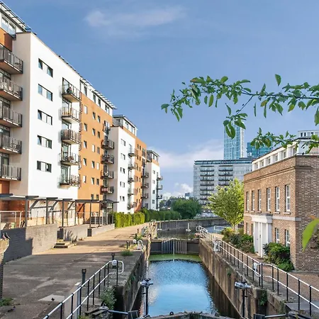 Penthouse W/ Hot Tub Near Stratford, Westfield Apartment London Exterior photo