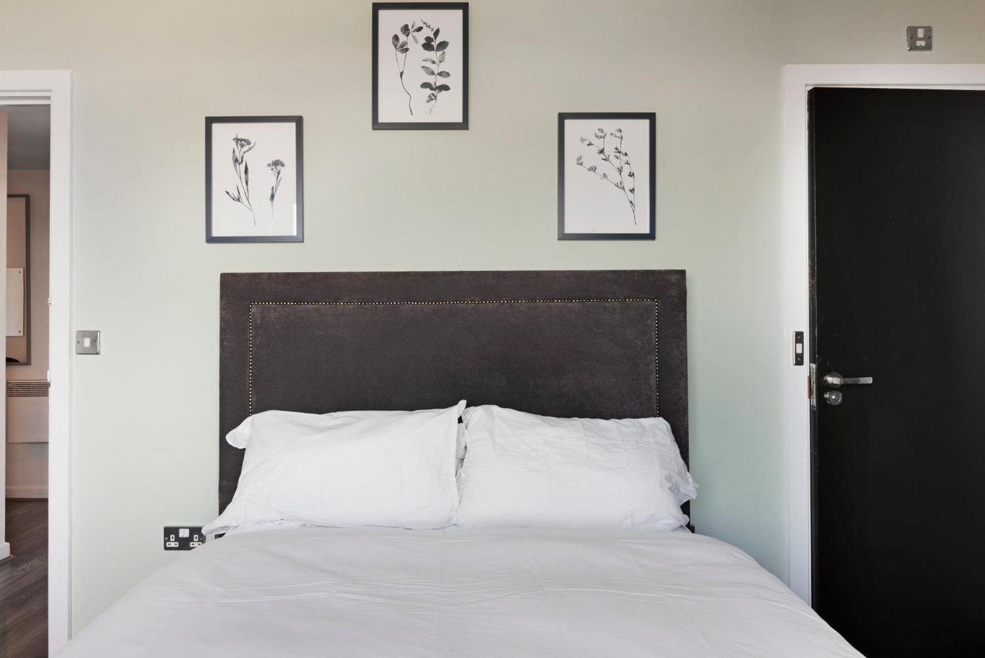 Апартаменты Penthouse W/ Hot Tub Near Stratford, Westfield
