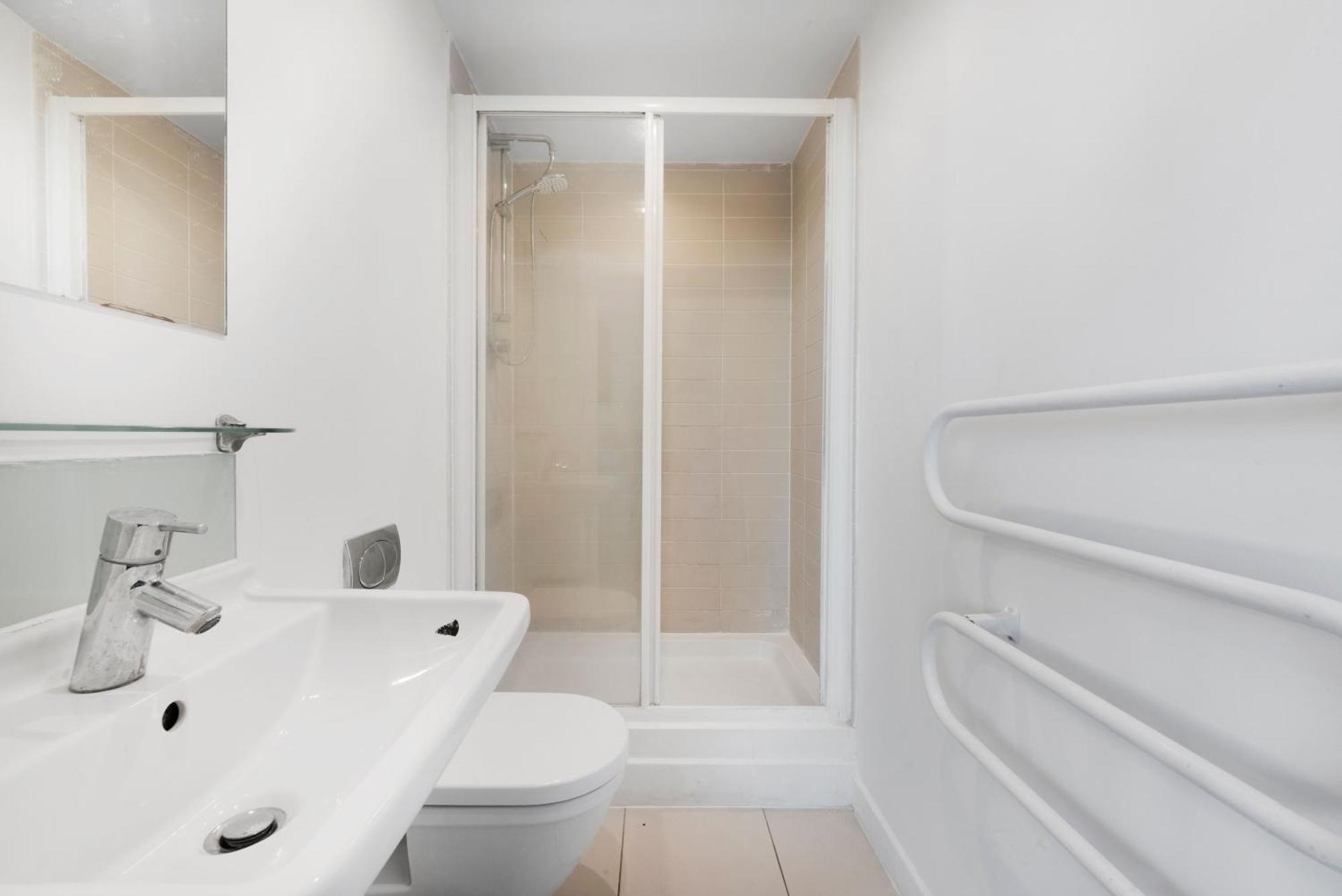 Penthouse W/ Hot Tub Near Stratford, Westfield Лондон