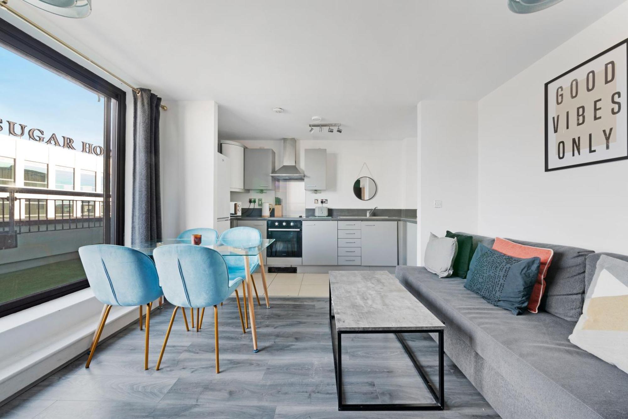 Апартаменты Penthouse W/ Hot Tub Near Stratford, Westfield Лондон